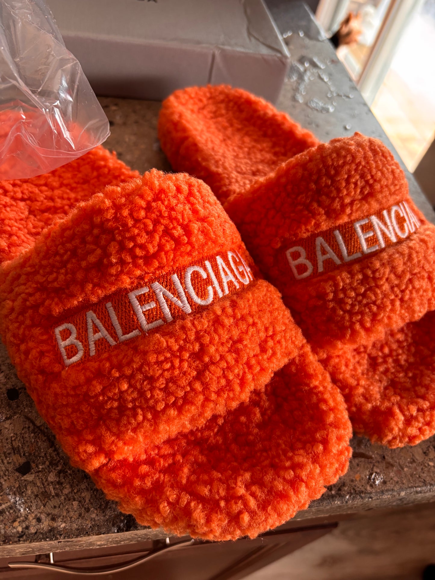 Balenciaga slides ￼