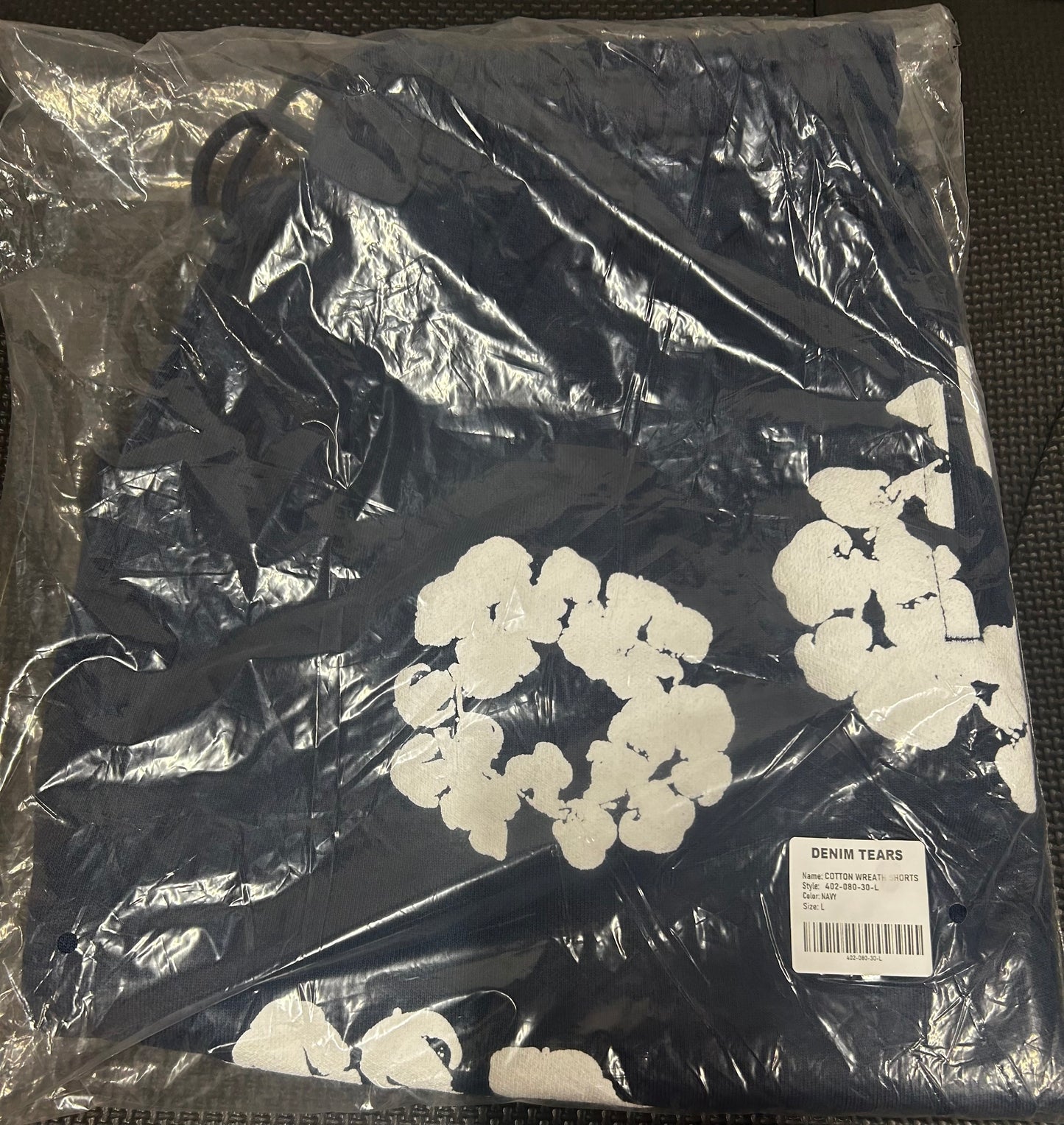 Denim tear shorts ￼