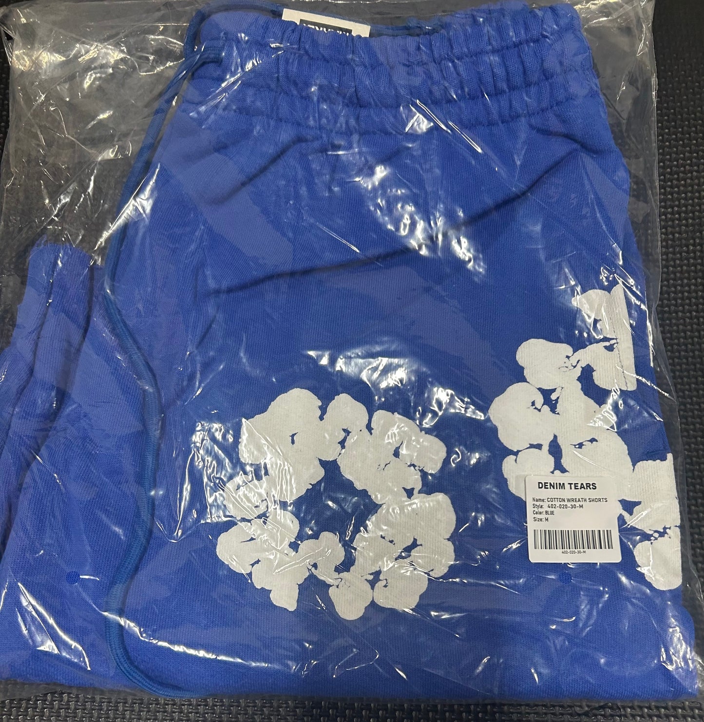 Denim tear shorts ￼