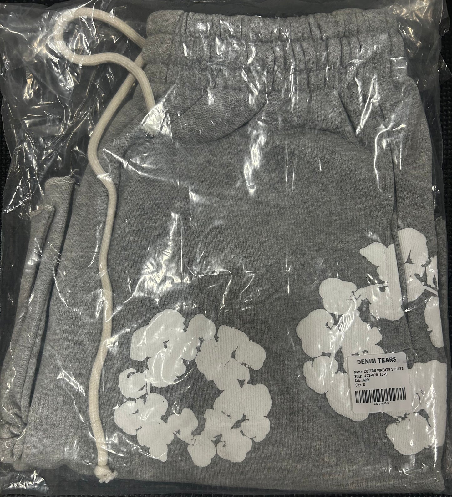 Denim tear shorts ￼